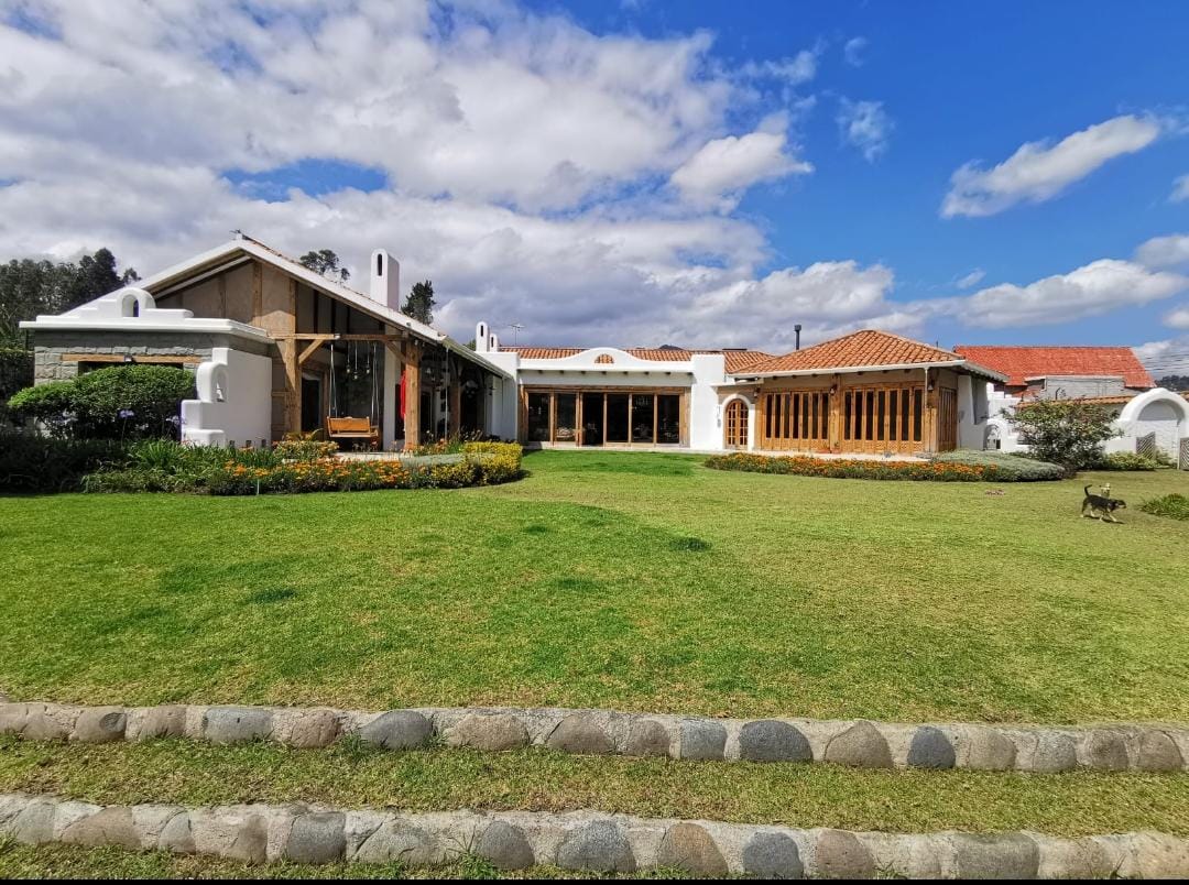 Casa de Lujo con Jardín